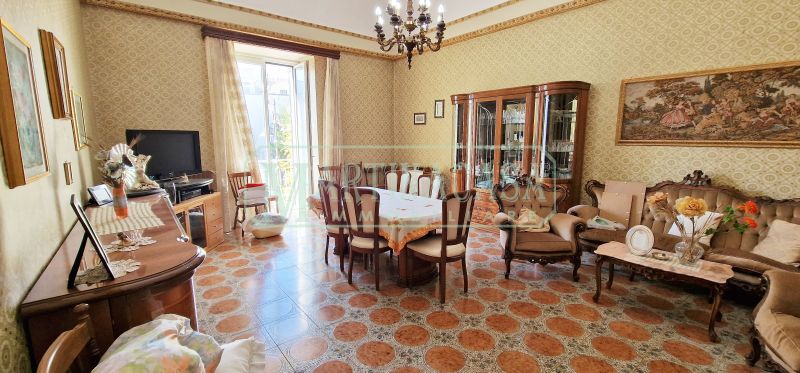 SALONE 