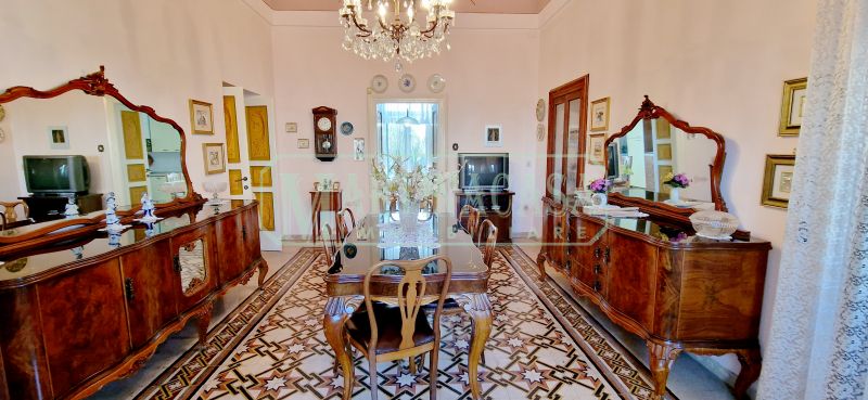 SALONE 