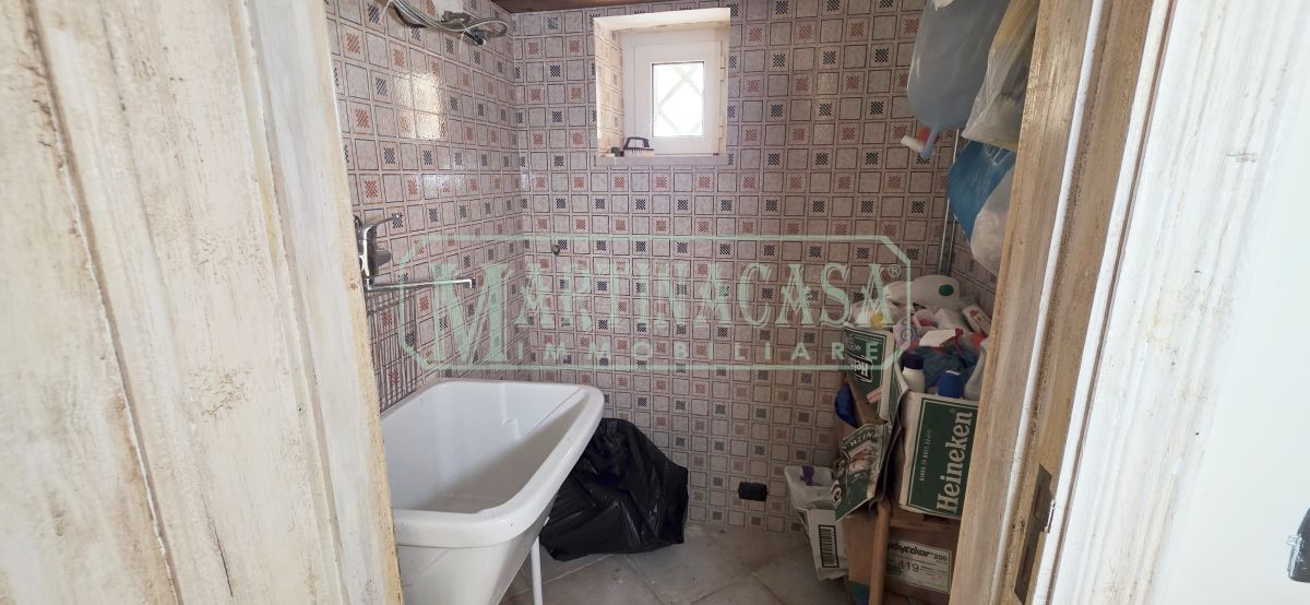 LAVANDERIA LAVANDERIA