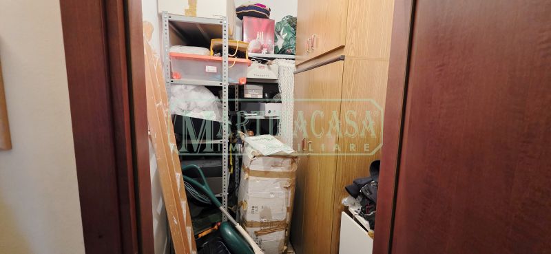 RIPOSTIGLIO RIPOSTIGLIO