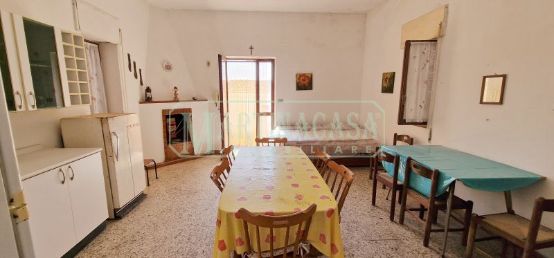 SALA DA PRANZO CON FORNO E CAMINO (dependance) 