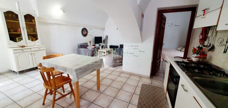 SALONE CON ZONA COTTURA 