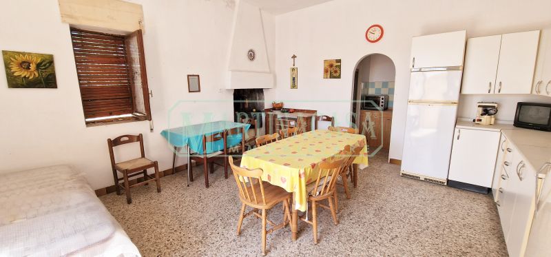 SALA DA PRANZO CON FORNO E CAMINO (dependance) 