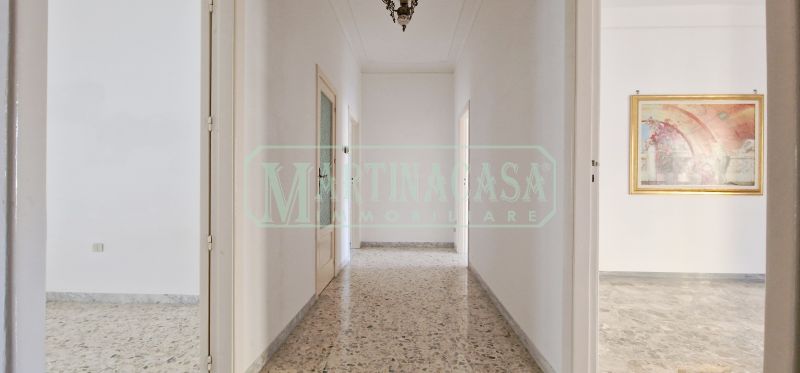INGRESSO CON CORRIDOIO 