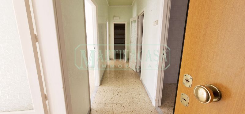 INGRESSO CON CORRIDOIO 